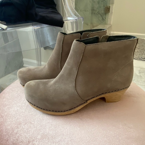 dansko clog boots